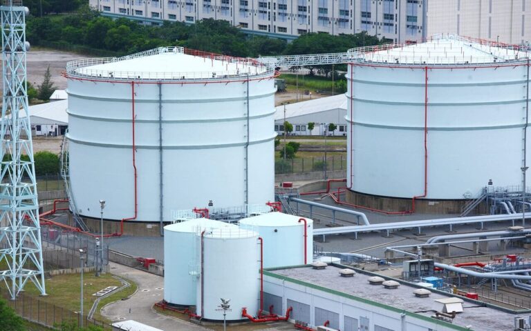 petrol tanks 2025 03 25 14 33 08 utc 1 2 e1759738871848