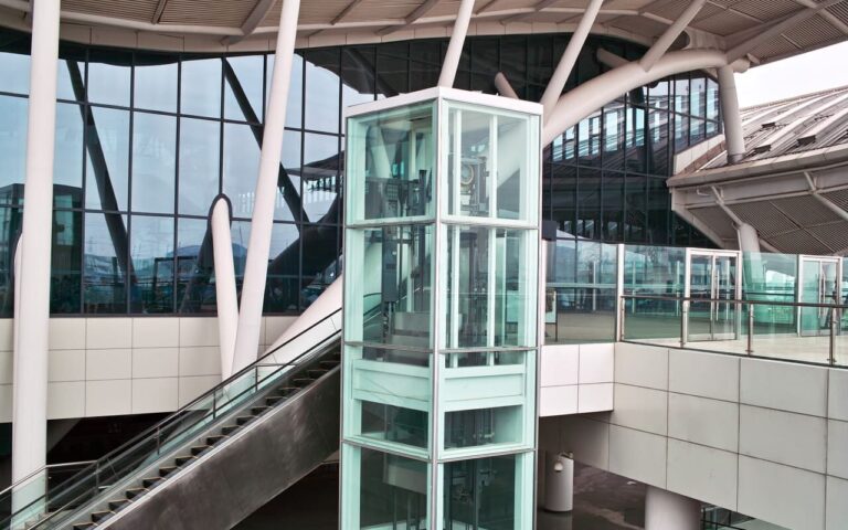 Έλεγχος για την πιστοποίηση ανελκυστήρα