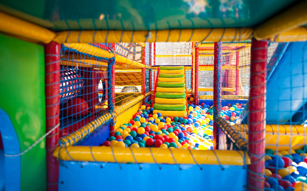 Έλεγχος παιδότοπου και σχετικού εξοπλισμού